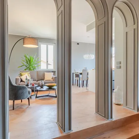 2 Bedrooms Modern Penthouse With View In