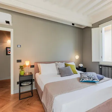 2 Bedrooms Modern Penthouse With View In *