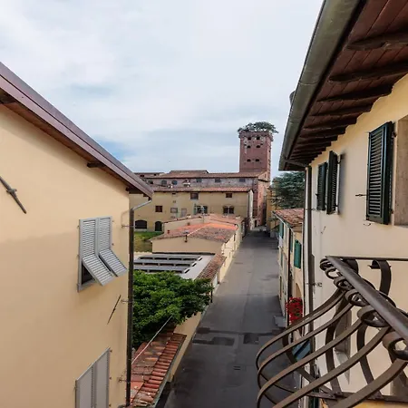 In Near Guinigi Tower Lejlighed