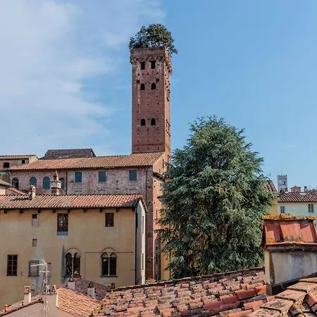 In Near Guinigi Tower * Lucca